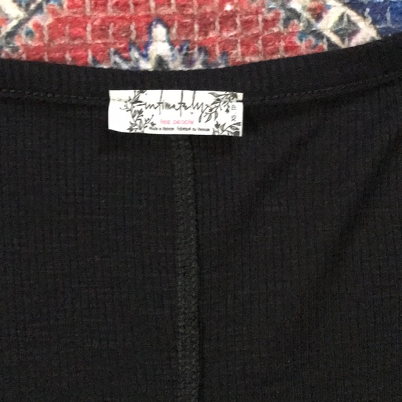 Free People black v-neck - Picture 2 of 3